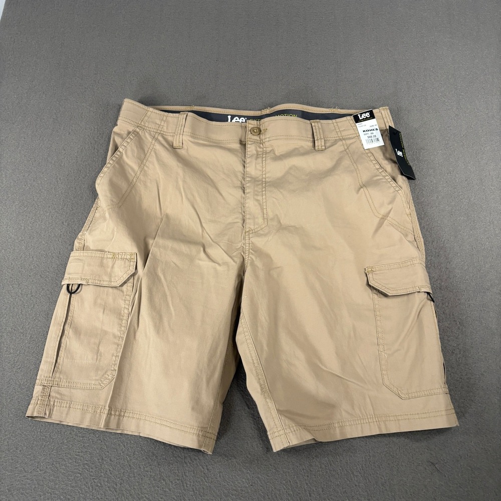 Lee Extreme Motion Cargo Shorts Mens Size 40 Nomad Tan Utility 102187028